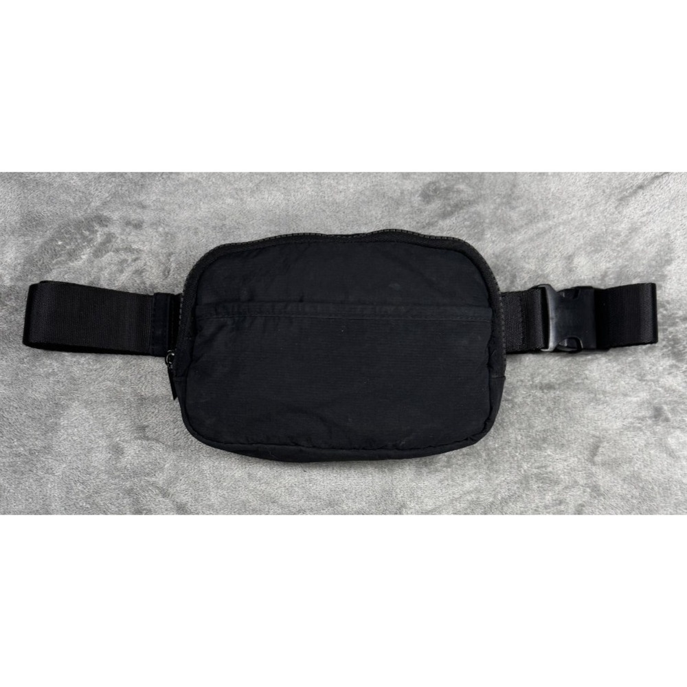 No Boundaries Everyday Belt Bag Waist Pack or Sling Black One Sz WM4059065-0523
